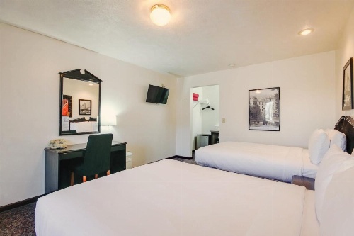 Simmer Motel image 11