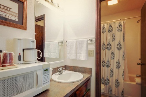Simmer Motel image 18