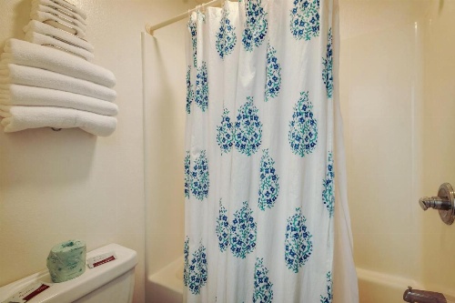 Simmer Motel image 19