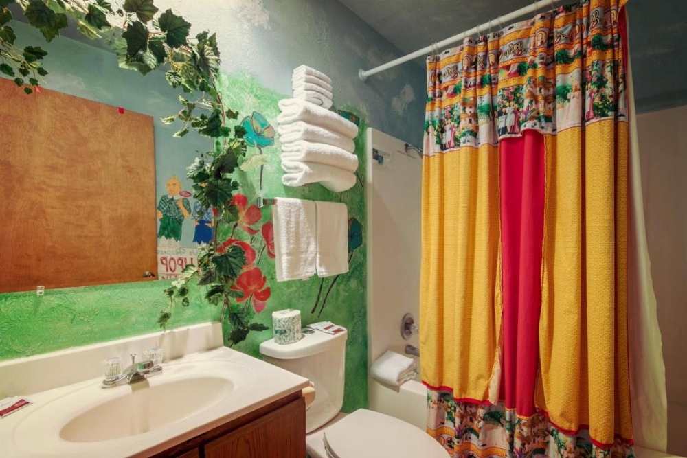 Room image 4