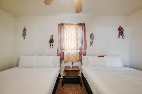 Simmer Motel image 26