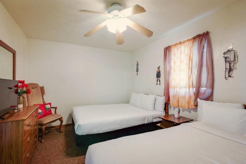Simmer Motel image 27