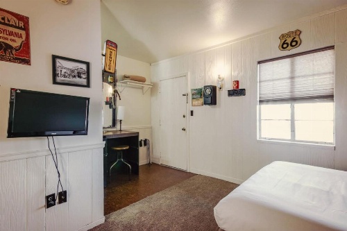 Simmer Motel image 34