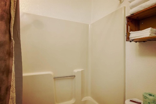 Simmer Motel image 36