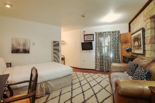 Simmer Motel image 37