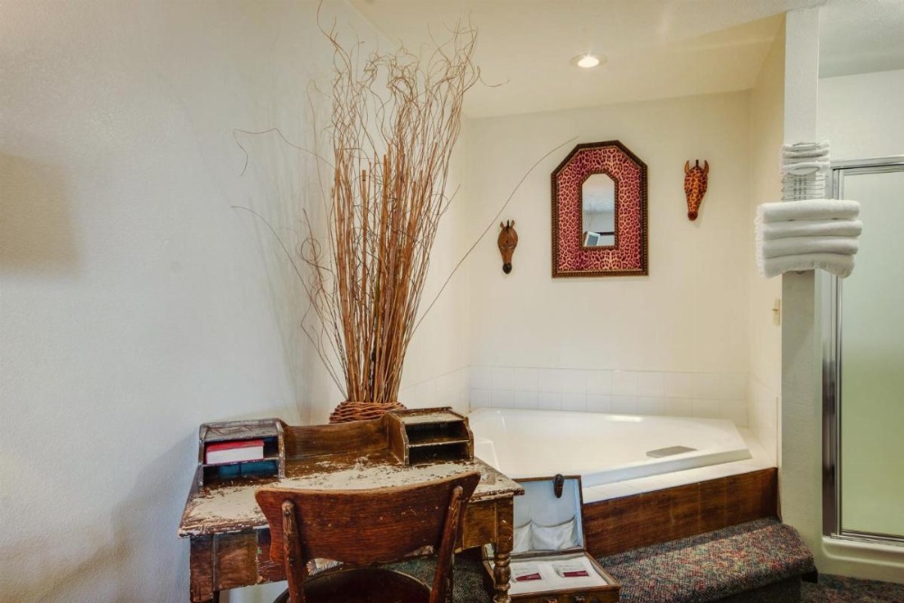 Room image 4